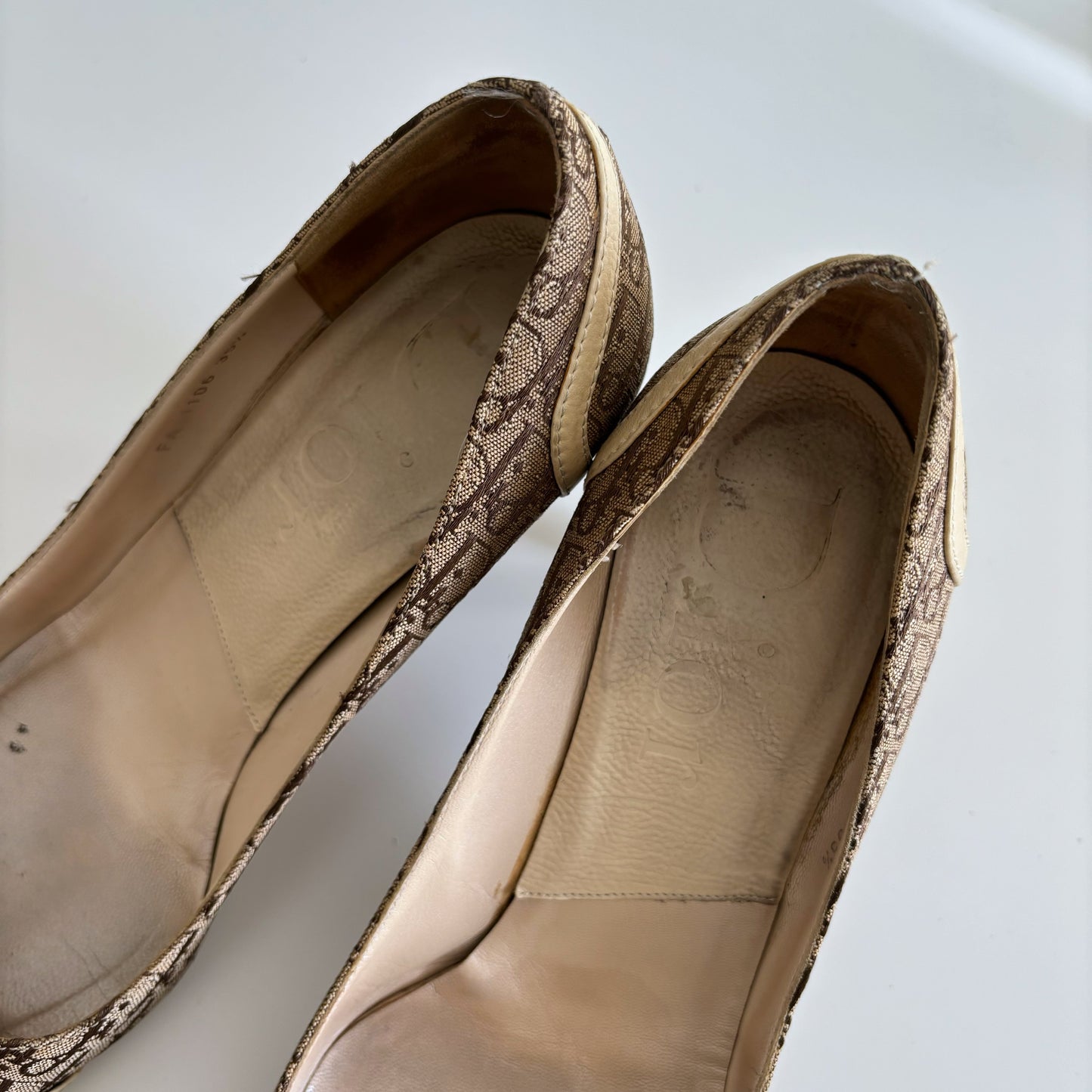 Dior 2000s Diorissimo Trotter Pointed Toe Pumps