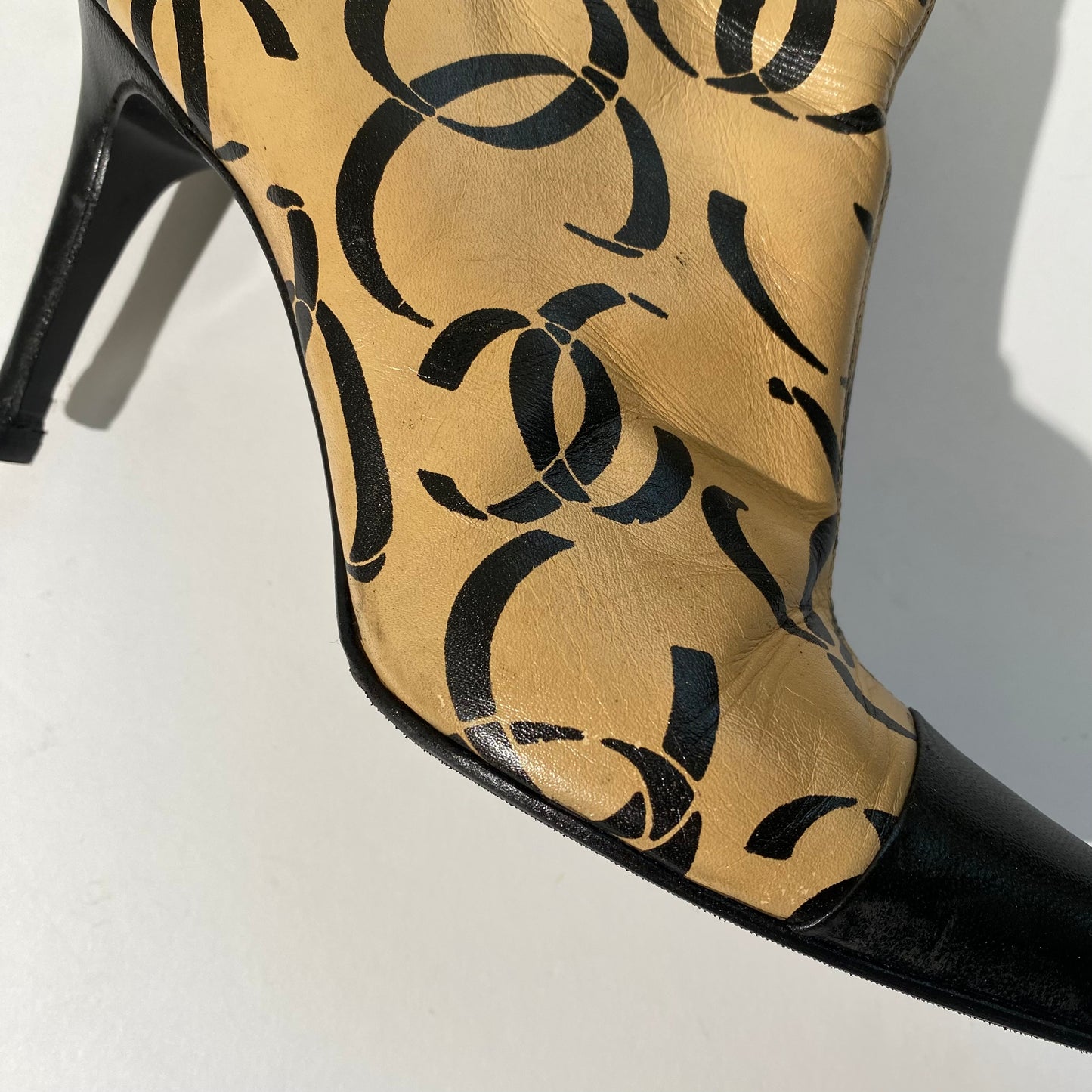 Chanel 2000 Fall CC Logo Pointed Toe Ankle Boots