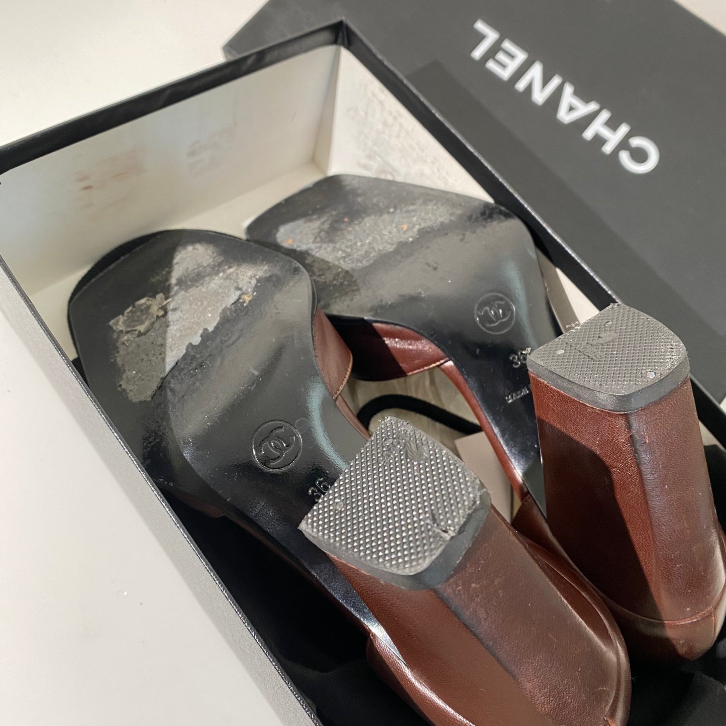 Chanel 1998 AW Slingback Classic Brown Square Toe Heels