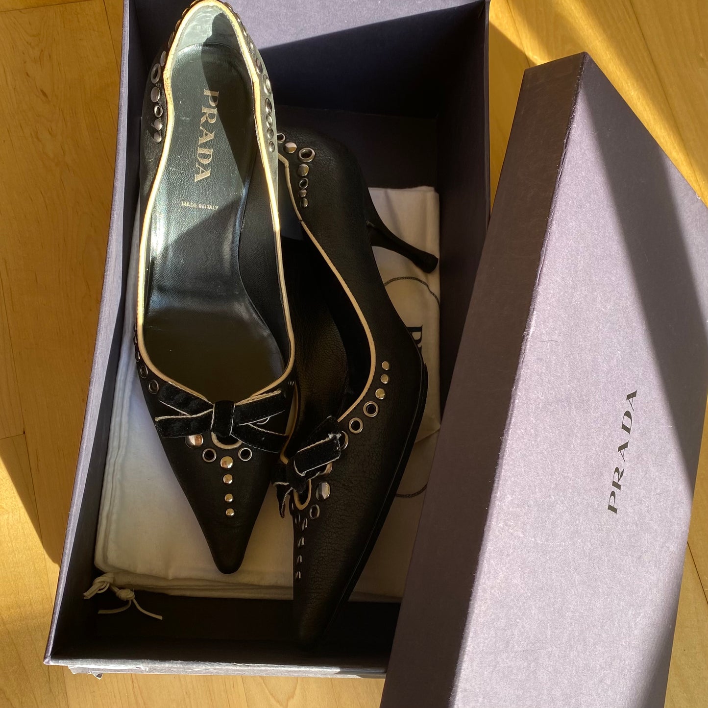 Prada 2001 Black Leather Bow Pointed Toe Pumps