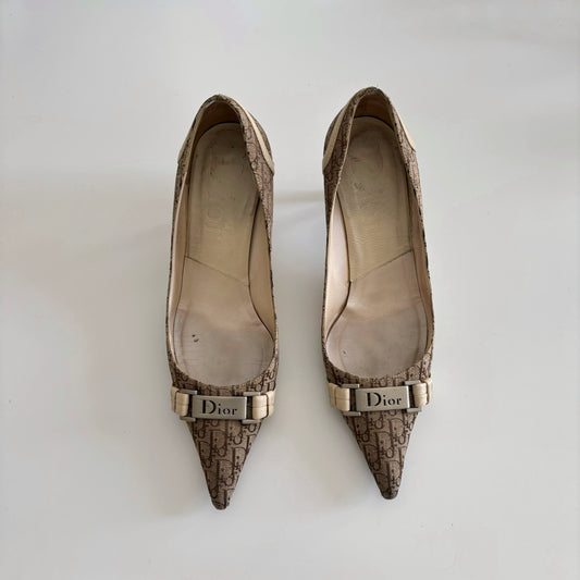 Dior 2000s Diorissimo Trotter Pointed Toe Pumps