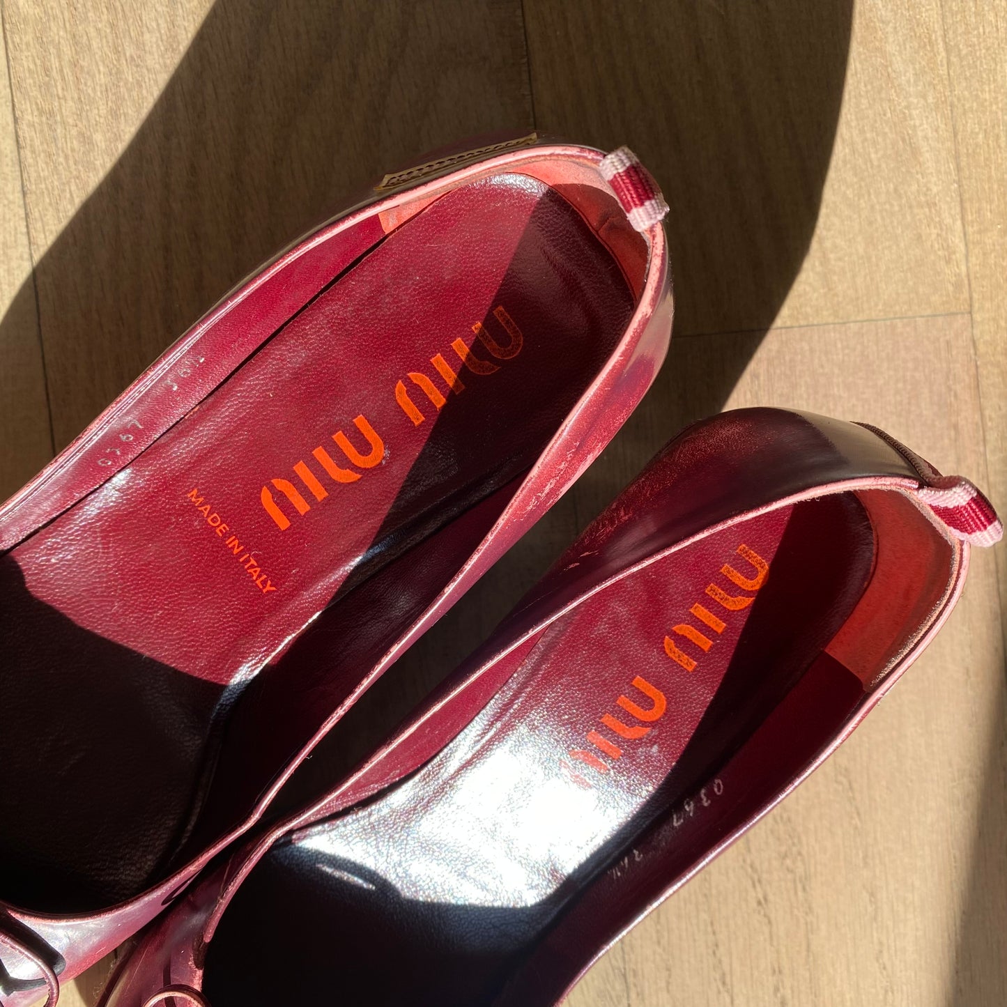 Miu Miu 2000 SS Burgundy Bow Pointed Toe Kitten Heels Pumps