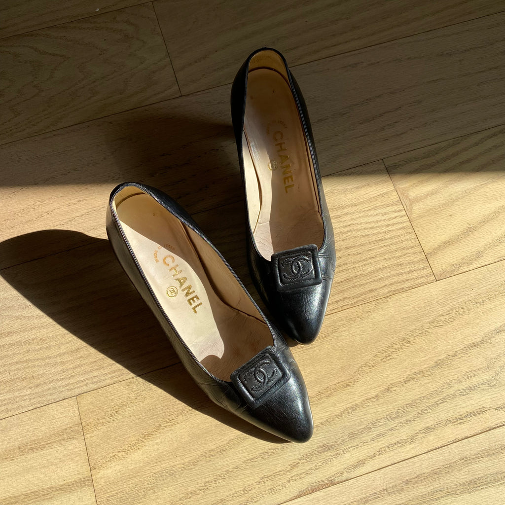 Chanel Black Leather CC Mark Pointed Toe Pumps