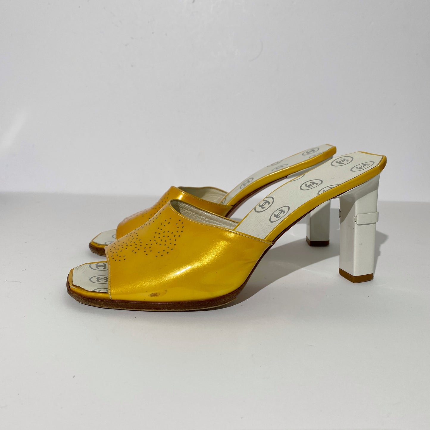 Chanel 2001 SS Yellow Patent Leather CC Logo Mules